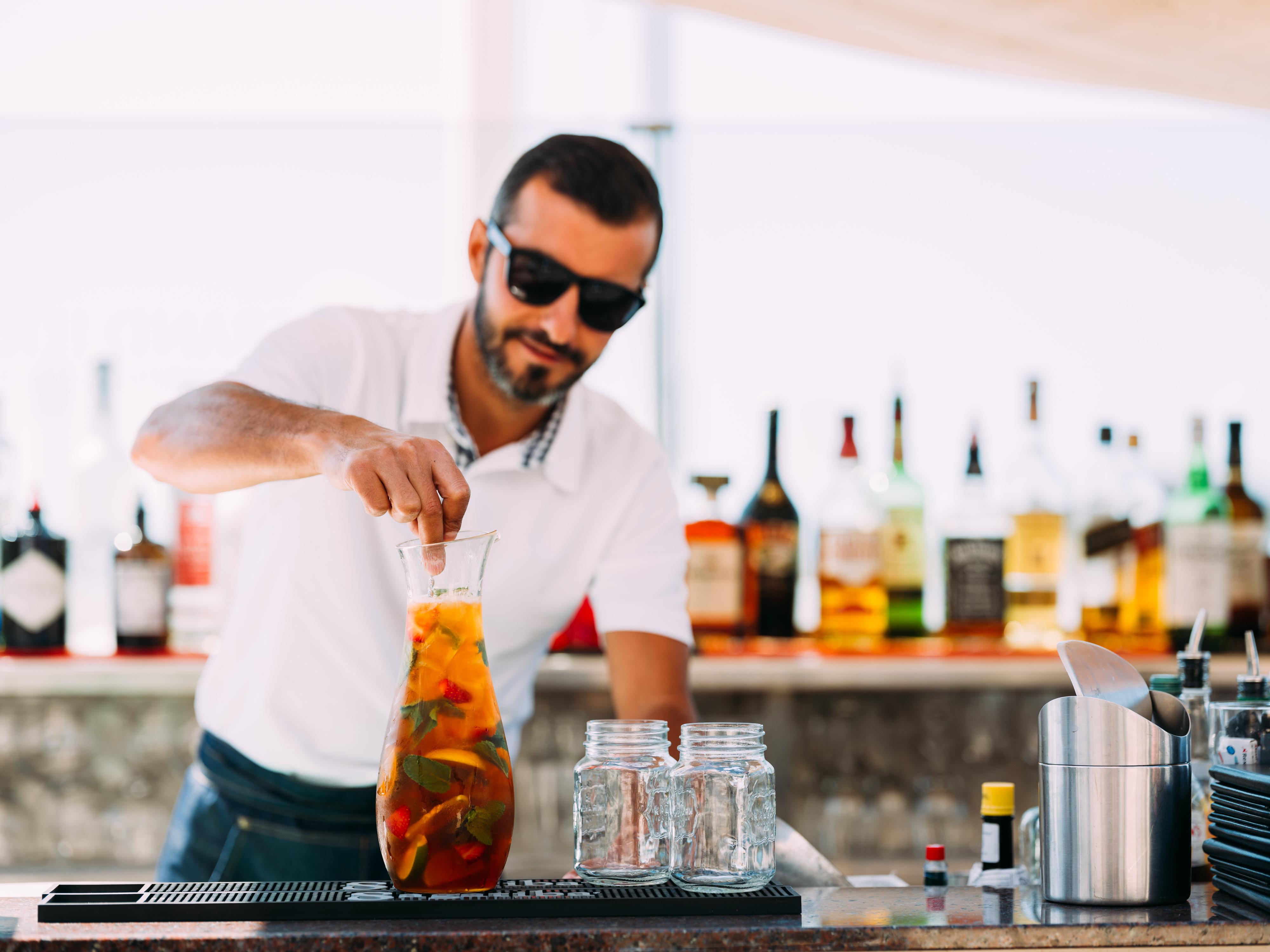 Grand Jersey Hotel And Spa Saint Helier Jersey Exterior foto Bartender preparing a cocktail