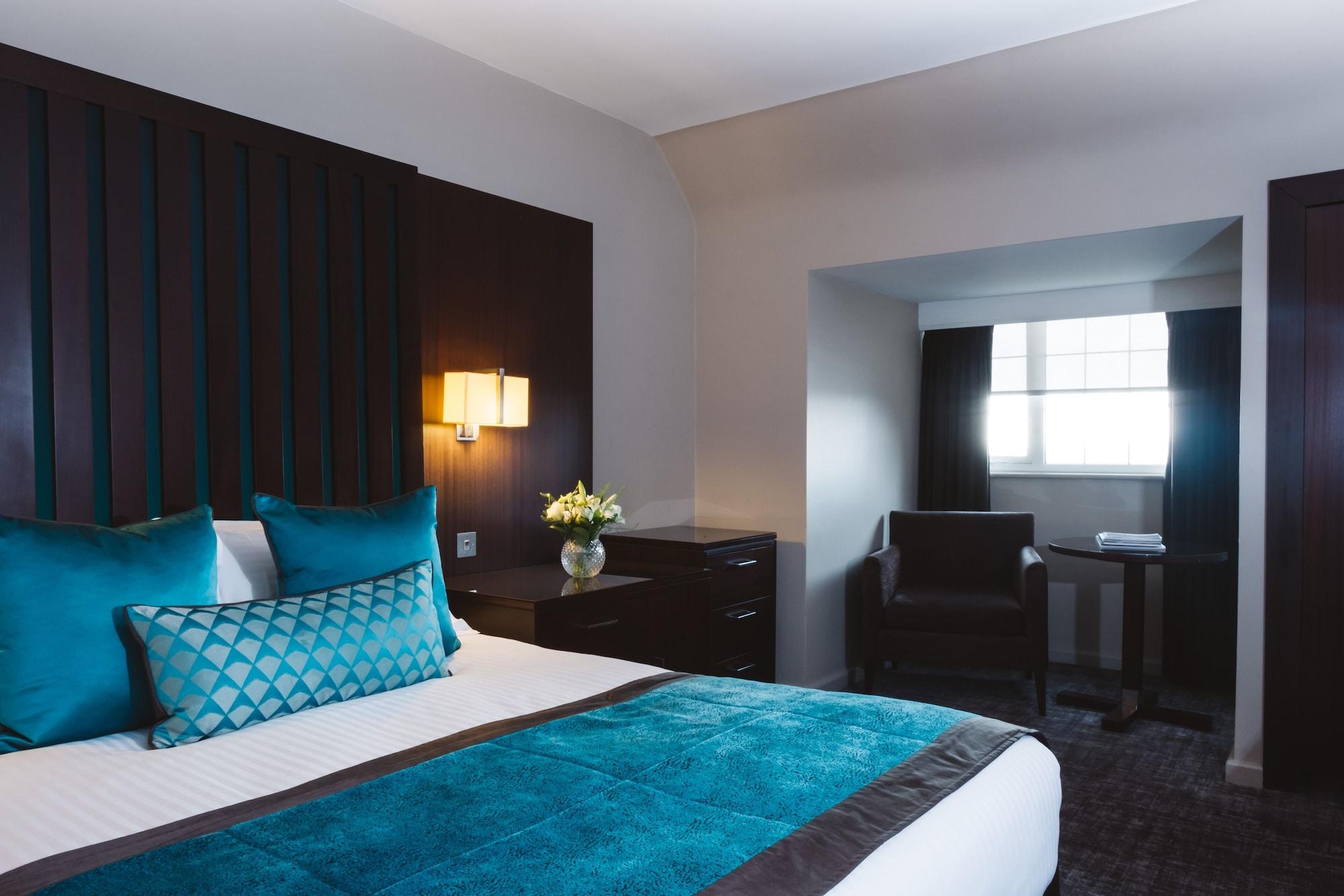 Grand Jersey Hotel And Spa Saint Helier Jersey Exterior foto A bedroom at the hotel
