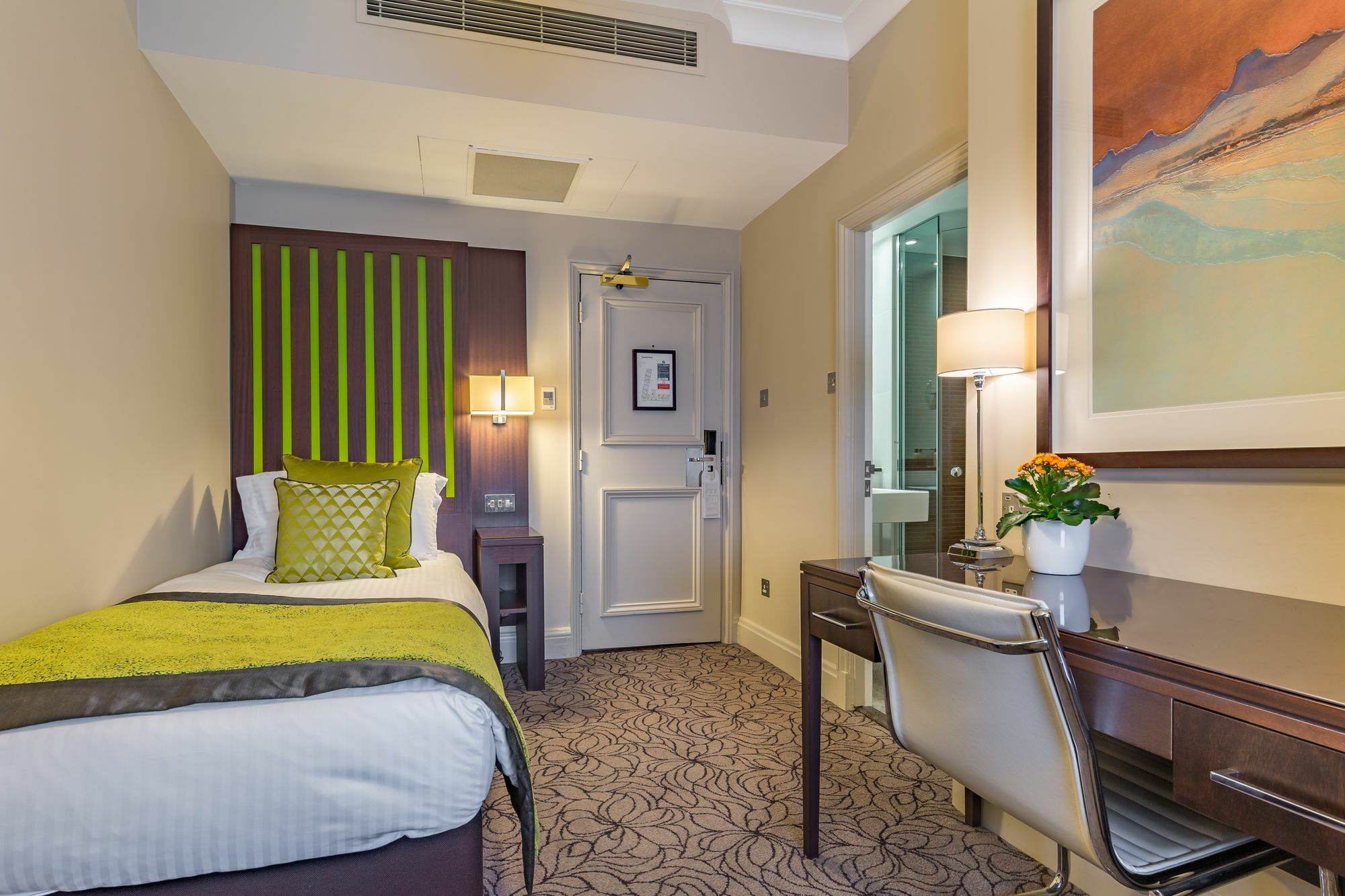 Grand Jersey Hotel And Spa Saint Helier Jersey Exterior foto A single room at the hotel