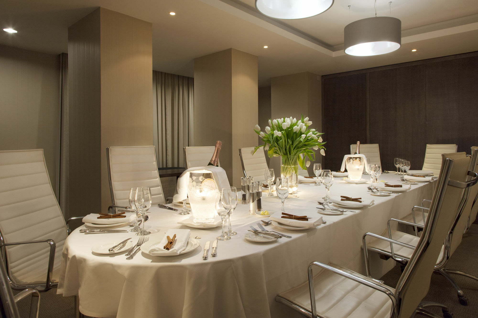 Grand Jersey Hotel And Spa Saint Helier Jersey Exterior foto The boardroom at the London Hilton on Park Lane