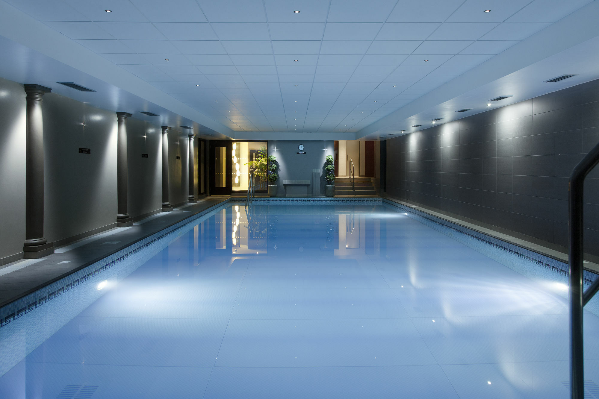 Grand Jersey Hotel And Spa Saint Helier Jersey Exterior foto The swimming pool at The Dorchester