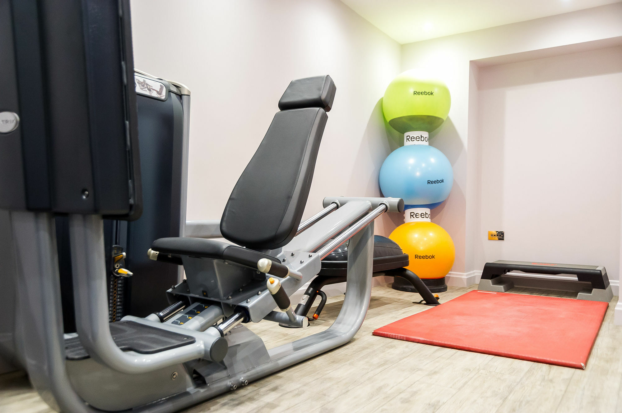 Grand Jersey Hotel And Spa Saint Helier Jersey Exterior foto A leg press machine